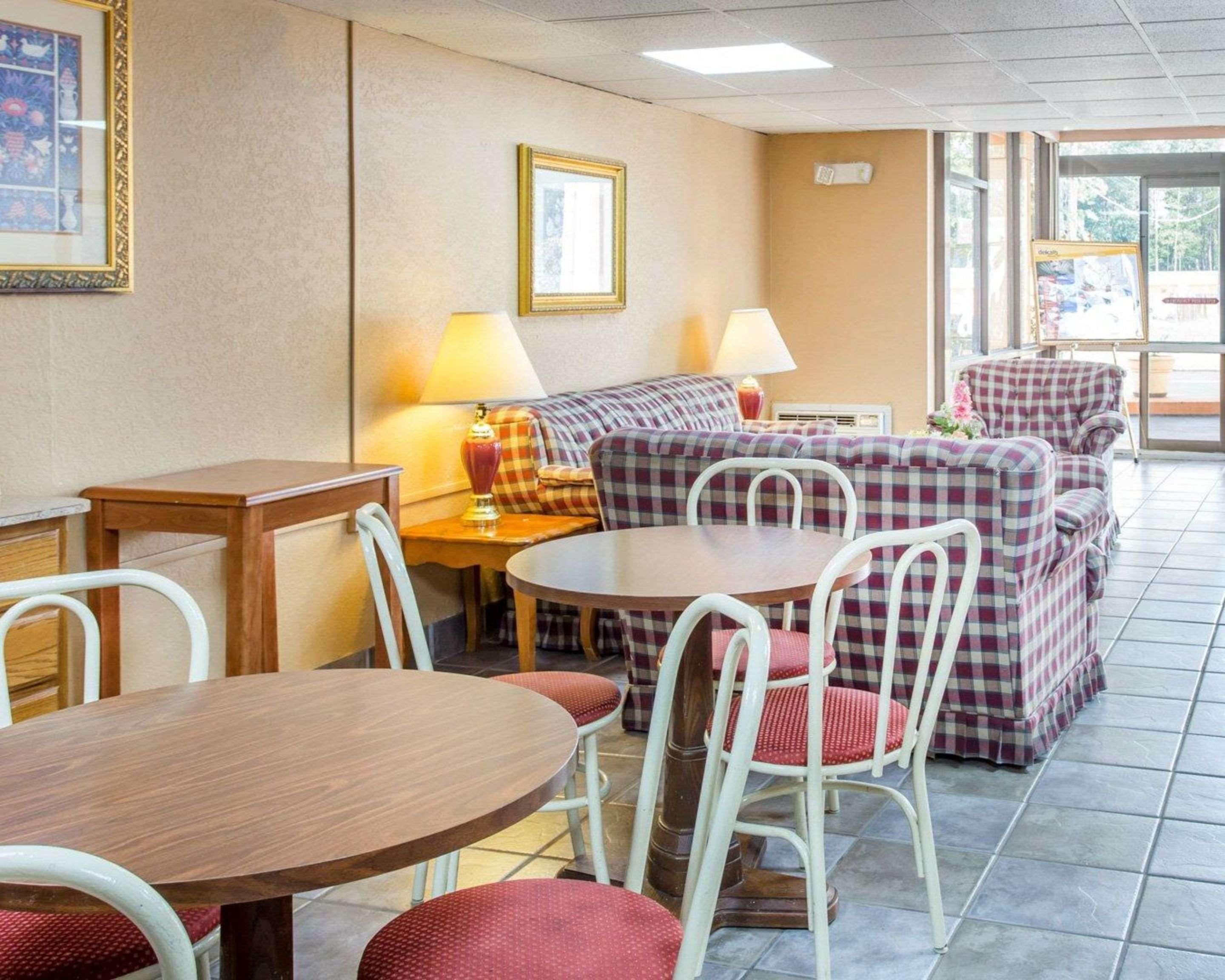 Rodeway Inn Stone Mountain Tucker Exterior foto