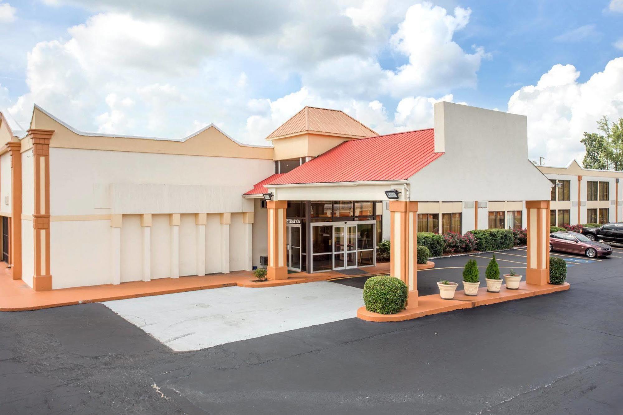 Rodeway Inn Stone Mountain Tucker Exterior foto